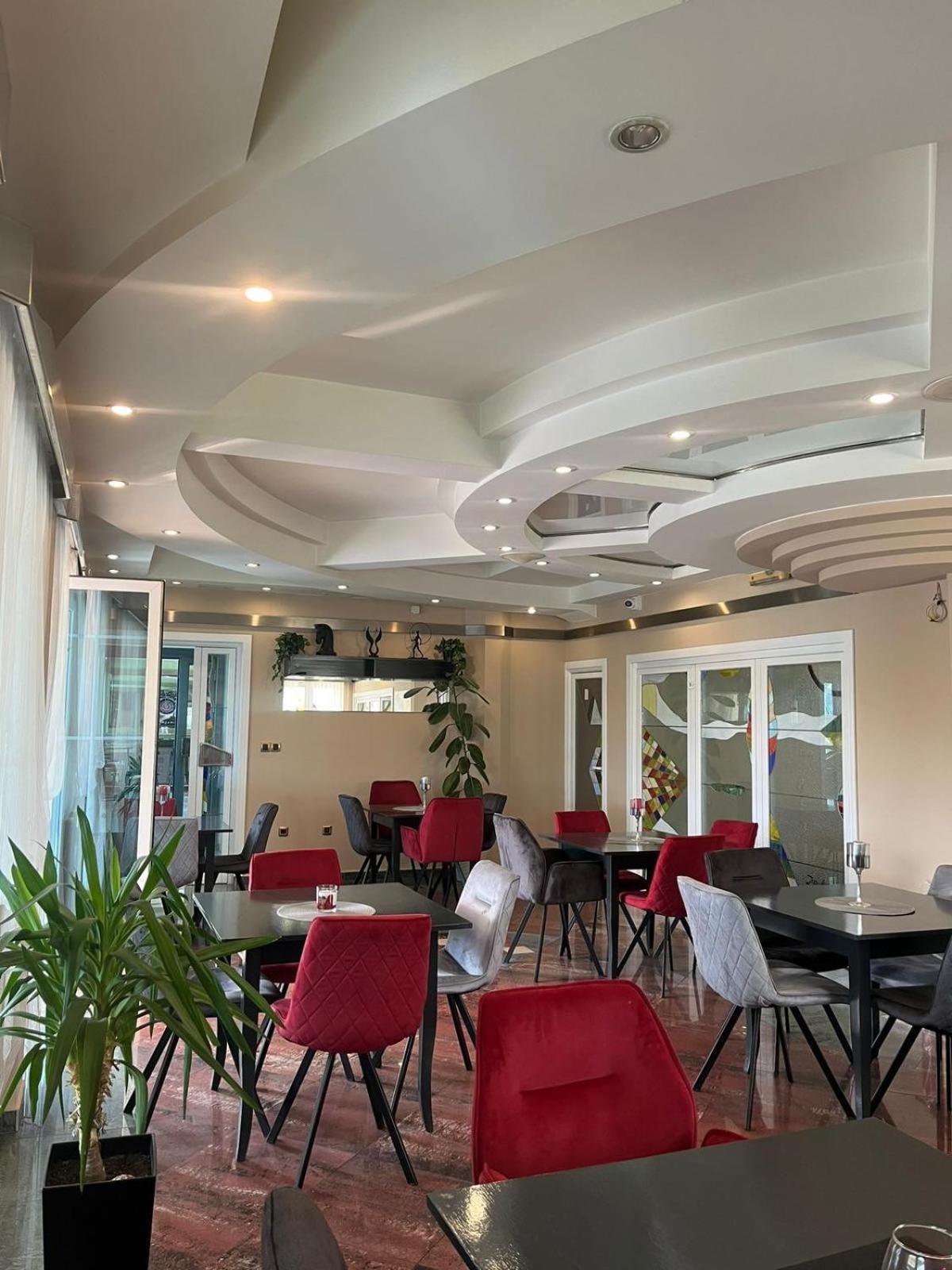 Hotel Lupus Novi Sad Exterior foto